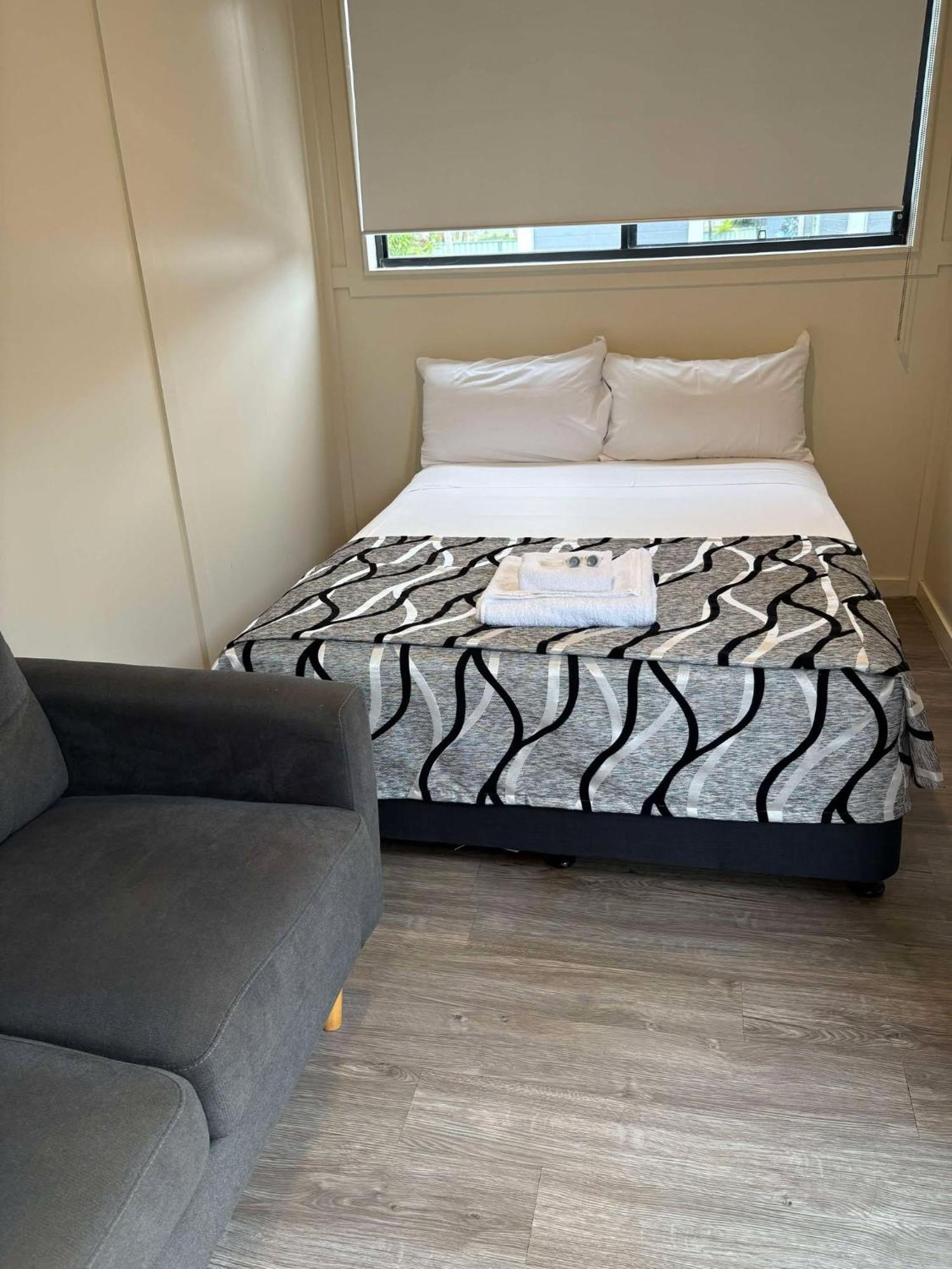 Ingham Tourist Park Hotel Екстериор снимка